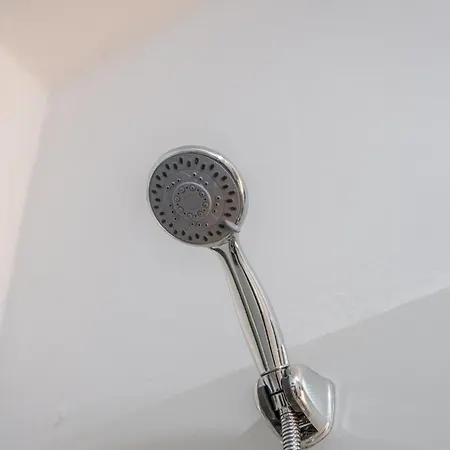 & Natural Light 2bdr Private Parking