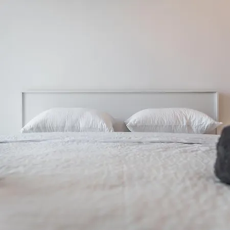 & Natural Light 2bdr Private Parking Διαμέρισμα Τίρανα