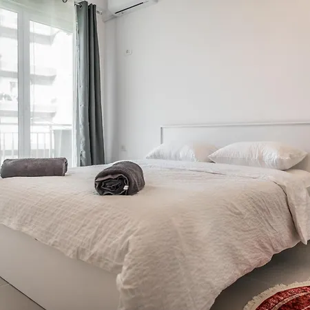 & Natural Light 2bdr Private Parking Apartamento