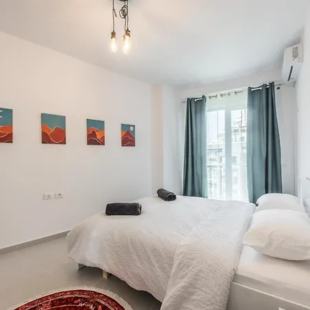 Διαμέρισμα & Natural Light 2bdr Private Parking *