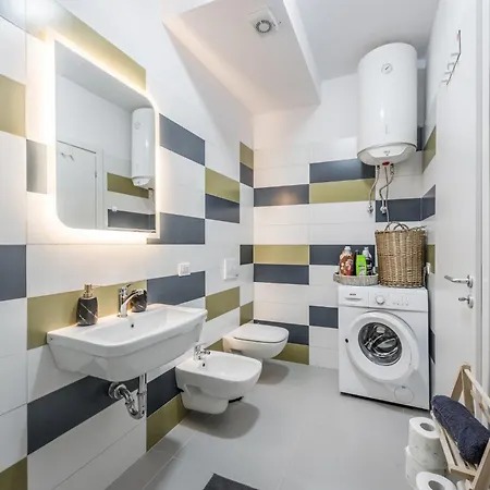 & Natural Light 2bdr Private Parking * Τίρανα