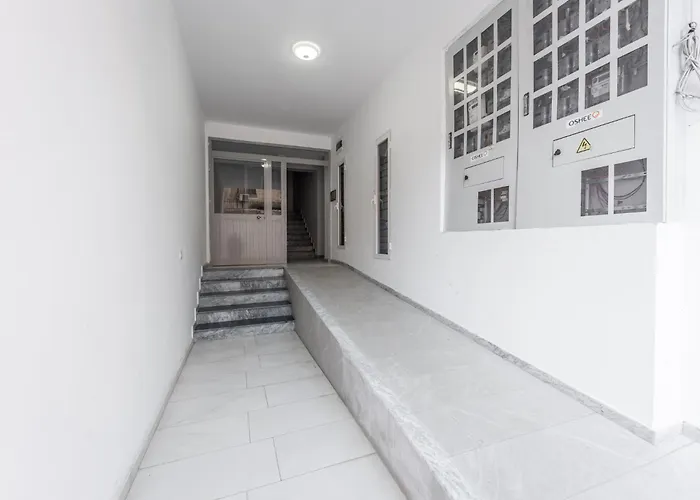 & Natural Light 2bdr Private Parking Διαμέρισμα *