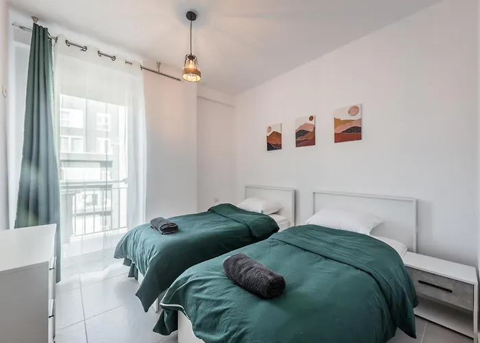 Apartamento & Natural Light 2bdr Private Parking Tirana