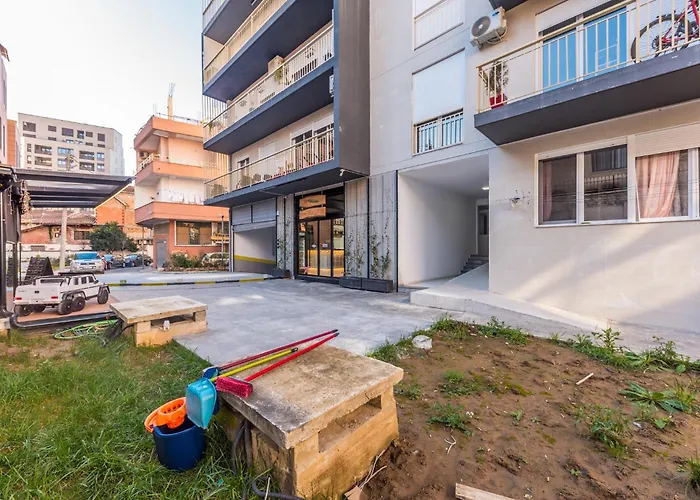 & Natural Light 2bdr Private Parking * Τίρανα