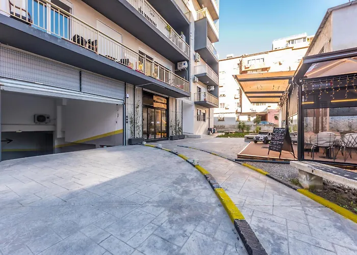 Apartamento & Natural Light 2bdr Private Parking Tirana