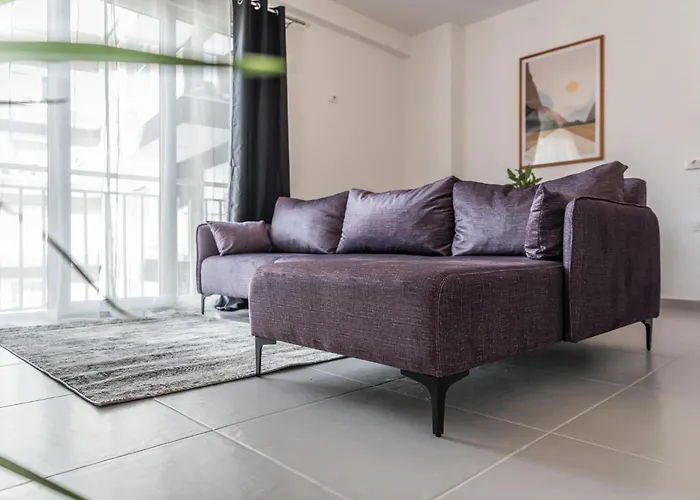 & Natural Light 2bdr Private Parking Apartamento