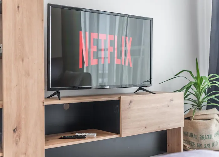 Apartamento & Natural Light 2bdr Private Parking Tirana