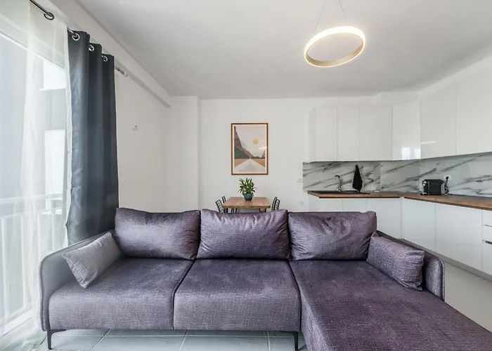 Διαμέρισμα & Natural Light 2bdr Private Parking