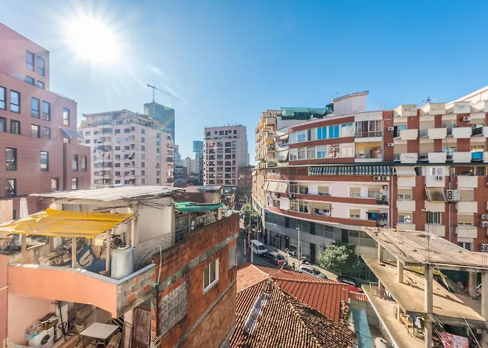 Apartamento & Natural Light 2bdr Private Parking Tirana