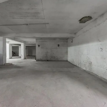 Appartement & Natural Light 2bdr Private Parking Tirana