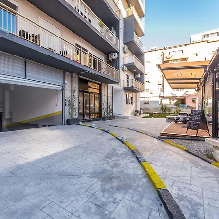 Appartement & Natural Light 2bdr Private Parking Tirana