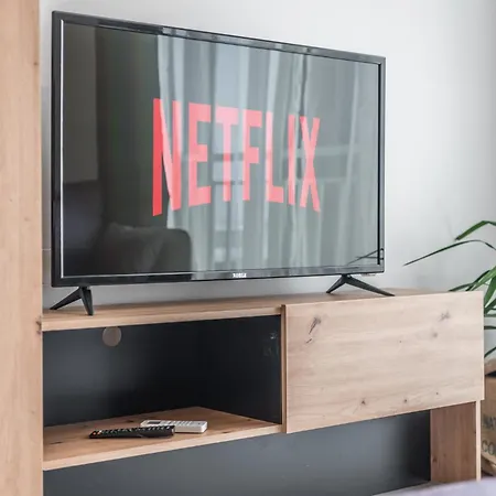 Lägenhet & Natural Light 2bdr Private Parking Tirana