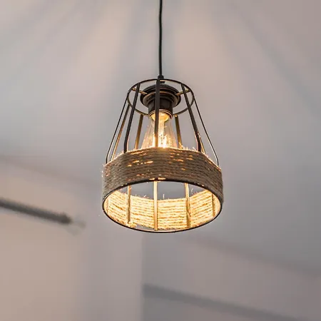 & Natural Light 2bdr Private Parking