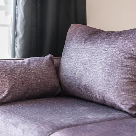 & Natural Light 2bdr Private Parking