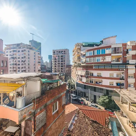 Appartement & Natural Light 2bdr Private Parking Tirana